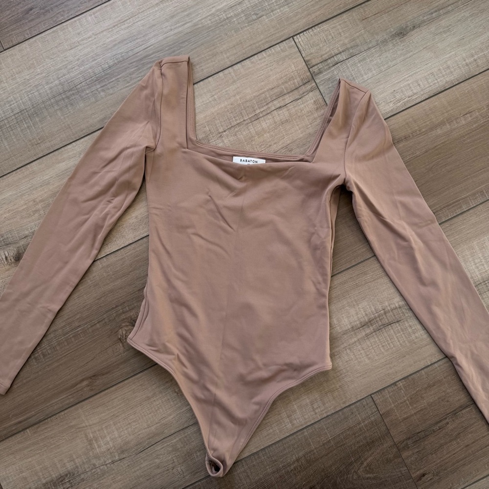 Aritzia Babaton Contour Squareneck Long Sleeve Bodysuit